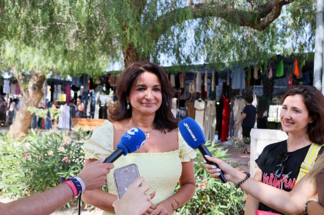 El Gobierno de Lorca refuerza el control sobre la venta ambulante y mejora las condiciones del mercado semanal con la adquisición de nuevas carpas - 3, Foto 3