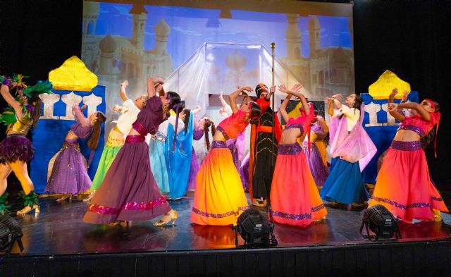 Una historia mágica con un público entregado: así fue el espectacular musical Aladdin del grupo de artes escénicas del Colegio Sagrado Corazón de Calasparra - 2, Foto 2