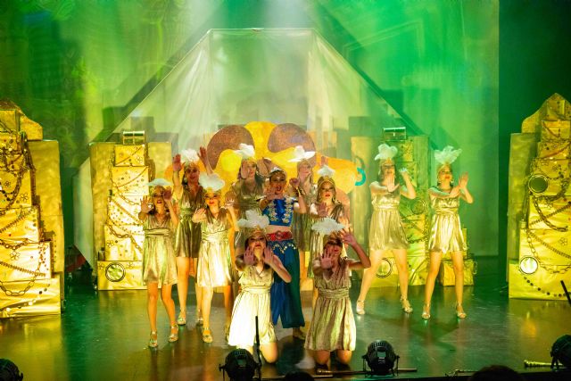 Una historia mágica con un público entregado: así fue el espectacular musical Aladdin del grupo de artes escénicas del Colegio Sagrado Corazón de Calasparra - 5, Foto 5