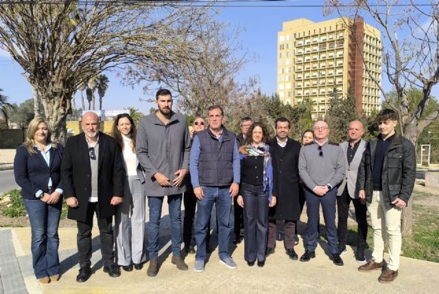 VOX estudiará denunciar la situación de inseguridad del antiguo Hospital Naval ante los tribunales - 1, Foto 1