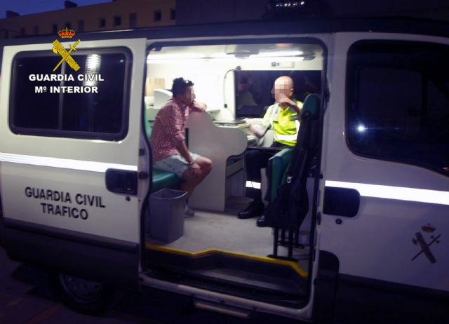 La Guardia Civil detiene a un conductor por circular en sentido contrario bajo los efectos del alcohol - 1, Foto 1