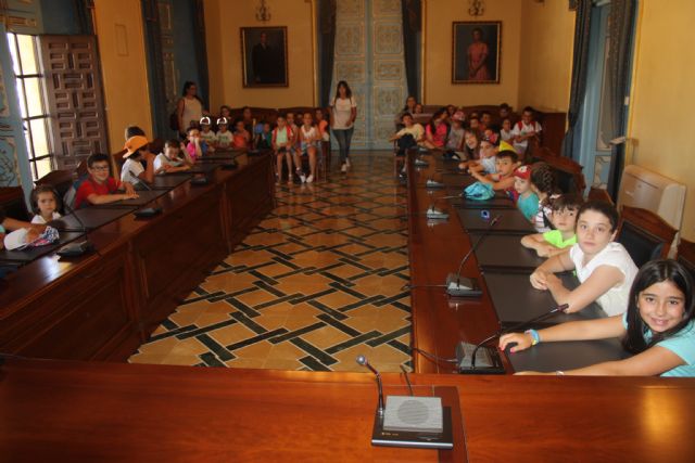 Los niños de la Escuela Municipal de Verano visitan el Ayuntamiento - 1, Foto 1