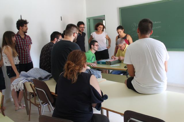 Alumnos de la Universidad de Murcia catalogan el fondo documental de Bullas - 3, Foto 3