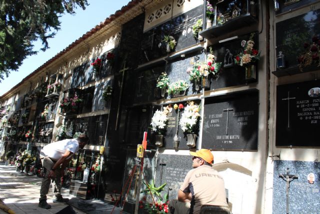 Se consolida el terreno del recinto 14 del Cementerio a través de inyección de resina - 1, Foto 1