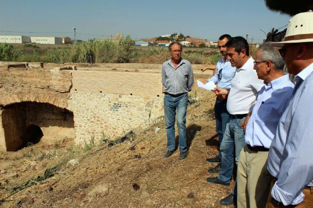Visitan las actuaciones de limpieza en la rambla de Las Zorreras, junto al Acueducto de Los Arcos - 4, Foto 4