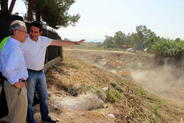 Visitan las actuaciones de limpieza en la rambla de Las Zorreras, junto al Acueducto de Los Arcos - 5, Foto 5