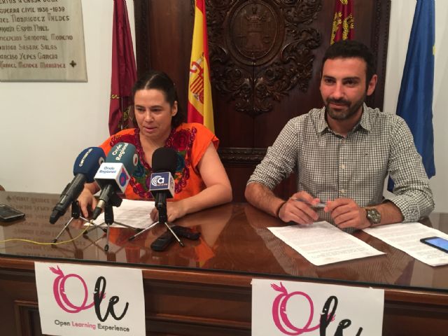 El Ayuntamiento y Cazalla Intercultural ponen en marcha el Proyecto Europeo OLE enfocado a profesores que se ocupan de la enseñanza del español a niños inmigrantes - 1, Foto 1