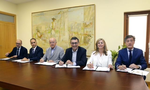 Firmado el convenio 'Cátedra de Empresa Familiar Mare Nostrum UMU-UPCT con Bankia y Fundación Cajamurcia - 1, Foto 1