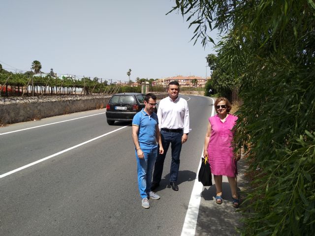 El PSOE exige que se construya de una vez por todas la acera entre Algezares y Santo Ángel para evitar posibles atropellos e incomodidades - 1, Foto 1