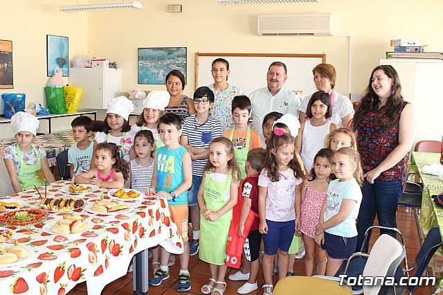 About 60 boys and girls participate this month in the Creative and Fun Cooking Workshop, Foto 1