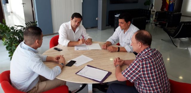 El Ayuntamiento firma un convenio con el hotel Doblemar para que jóvenes de Garantía Social realicen prácticas laborales - 1, Foto 1