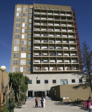 VOX Cartagena rechaza el proyecto del Gobierno para abrir un Centro de Estancia Temporal de Inmigrantes en el antiguo Hospital Naval de Cartagena - 2, Foto 2