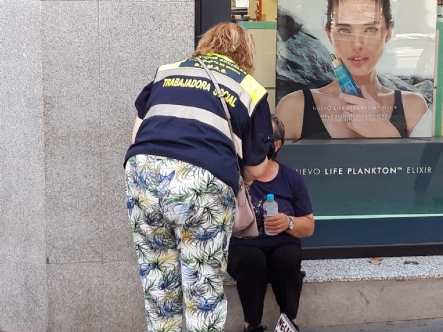 El SEMAS atiende a 40 personas sin hogar por las altas temperaturas - 1, Foto 1