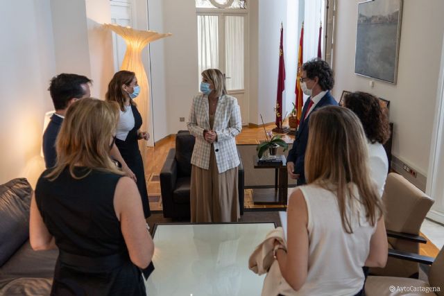 Ayuntamiento y Colegio de Farmacéuticos colaboran en el Proyecto Soledad para personas mayores - 1, Foto 1