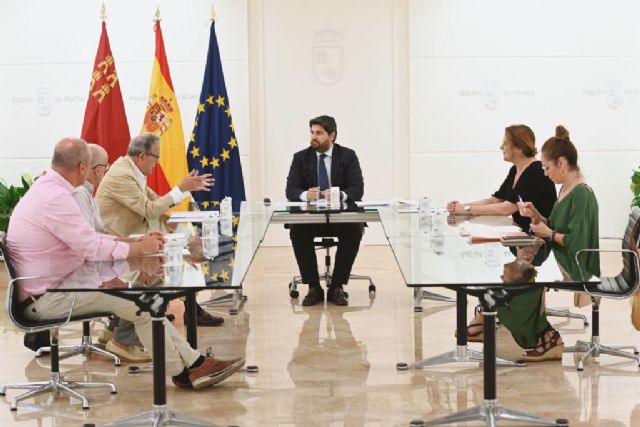 Fanumur presenta el Reto Familia 2023 al presidente del Gobierno regional - 2, Foto 2