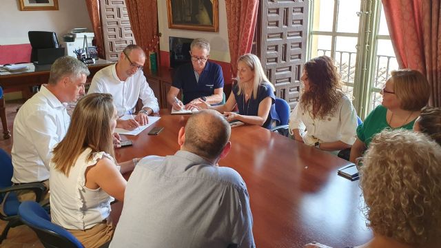 Víctor se reúne con los directores de los colegios de Cehegín - 1, Foto 1