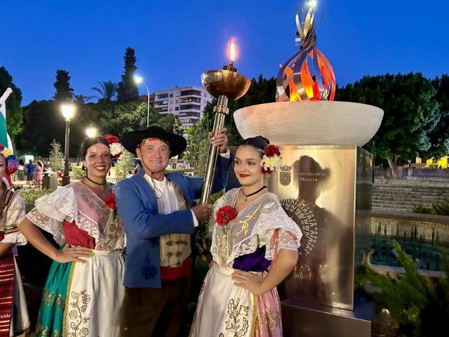 El Festival Internacional de Folklore del Mediterráneo cierra su 57° edición con la participación de 400 artistas, danzas de todo el mundo y un cierre pirotécnico frente a la Catedral - 2, Foto 2