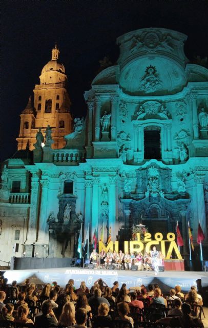 El Festival Internacional de Folklore del Mediterráneo cierra su 57° edición con la participación de 400 artistas, danzas de todo el mundo y un cierre pirotécnico frente a la Catedral - 5, Foto 5