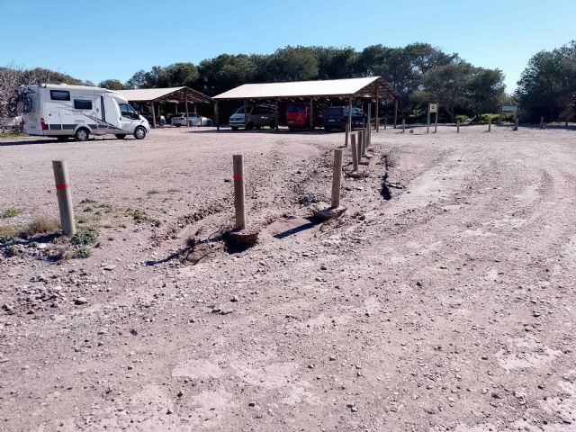 Acondicionados los accesos al Parque Regional de Calblanque da&ntilde;ados por la DANA Alice para facilitar el tr�nsito de autobuses a las playas