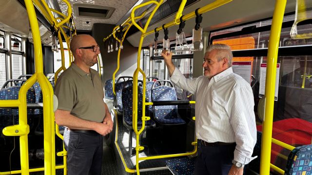 La incorporación de 36 vehículos reduce cuatro a&ntilde;os la edad media de la flota mientras avanza la licitación del nuevo modelo de transporte - 2, Foto 2