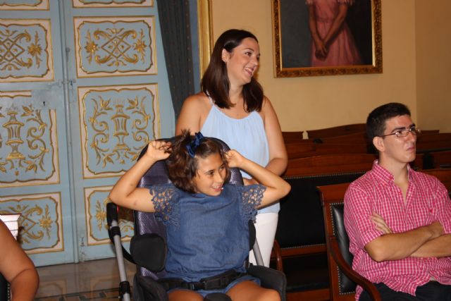 Los usuarios de la Escuela Adaptaocio visitan el Ayuntamiento Cehegín - 1, Foto 1