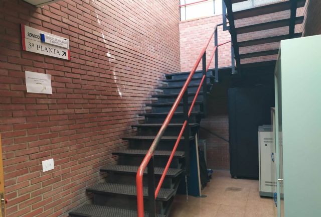 El PSOE considera una falta de respeto a los funcionarios que estén ubicados en edificios sin accesibilidad y con amianto - 1, Foto 1