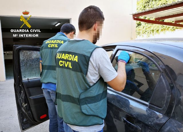 La Guardia Civil detiene a una pareja dedicada a cometer robos en Cieza - 3, Foto 3