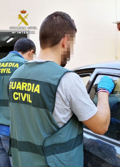 La Guardia Civil detiene a una pareja dedicada a cometer robos en Cieza - 4, Foto 4