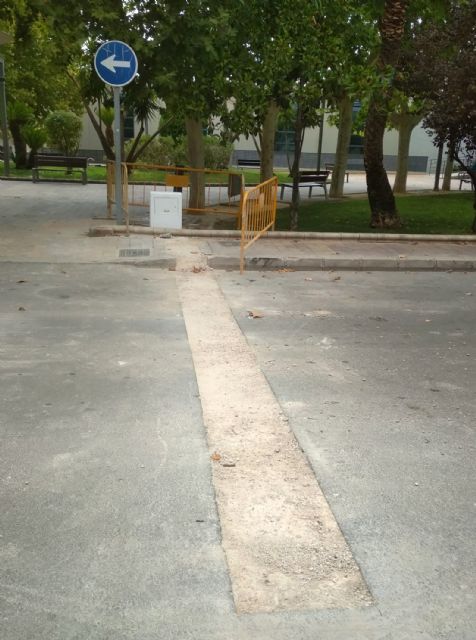 El Ayuntamiento repara en el parque de la Constitución una fuente pública que llevaba dos años sin funcionar - 1, Foto 1