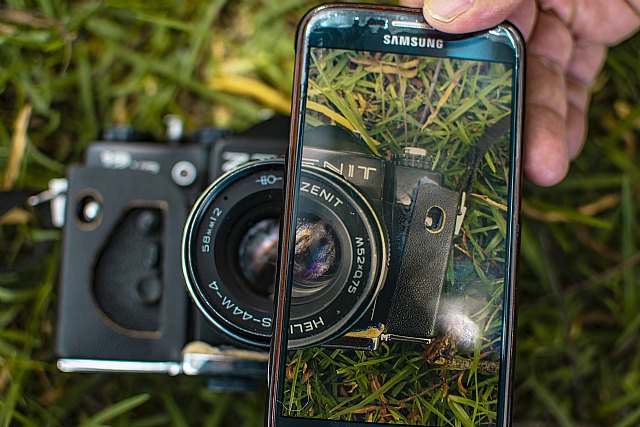 ¿Adiós a las cámaras compactas? Los españoles prefieren los smartphones para hacer fotos - 1, Foto 1