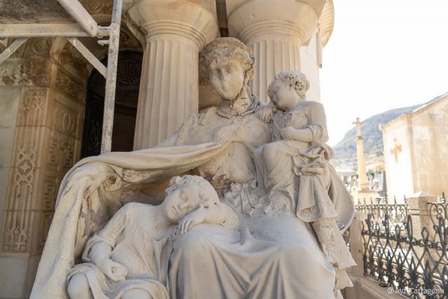 Las tres gracias del Panteón de Pedreño empiezan a recuperar su aspecto original - 1, Foto 1