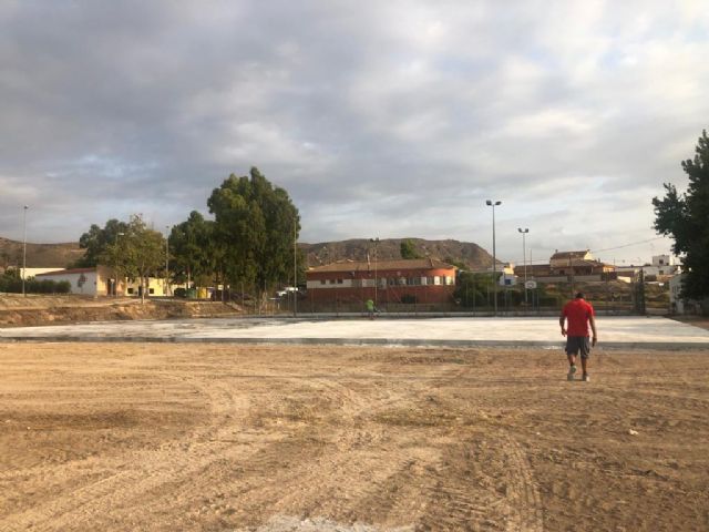 El Ayuntamiento de Lorca avanza en la ejecución de los trabajos para la construcción de una gran zona de ocio en La Campana que contará con un parque y una pista multiusos - 1, Foto 1