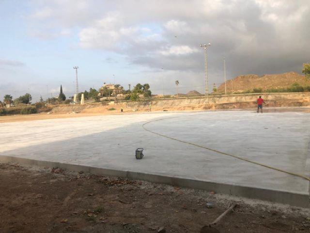 El Ayuntamiento de Lorca avanza en la ejecución de los trabajos para la construcción de una gran zona de ocio en La Campana que contará con un parque y una pista multiusos - 2, Foto 2