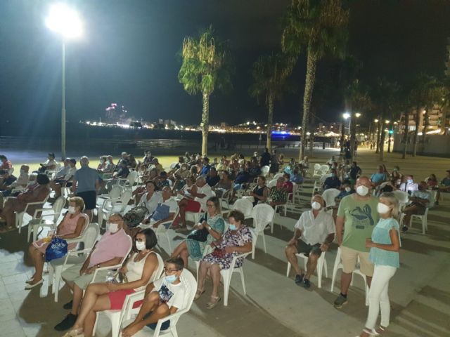 Gran acogida de la proyección de la serie documental Palomares. Días de playa y plutonio - 1, Foto 1