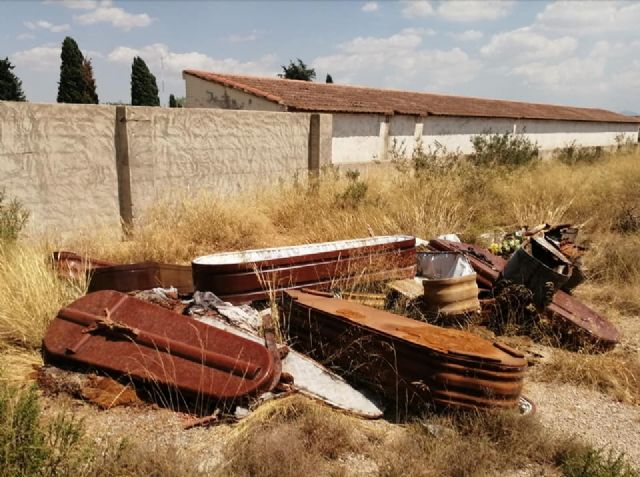 El abandono y el terror se apoderan del Cementerio Municipal de Las Torres de Cotillas - 1, Foto 1