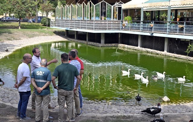 Lagos y fuentes del municipio se someten a un tratamiento de limpieza en profundidad para garantizar las condiciones higiénico sanitarias de su agua - 1, Foto 1