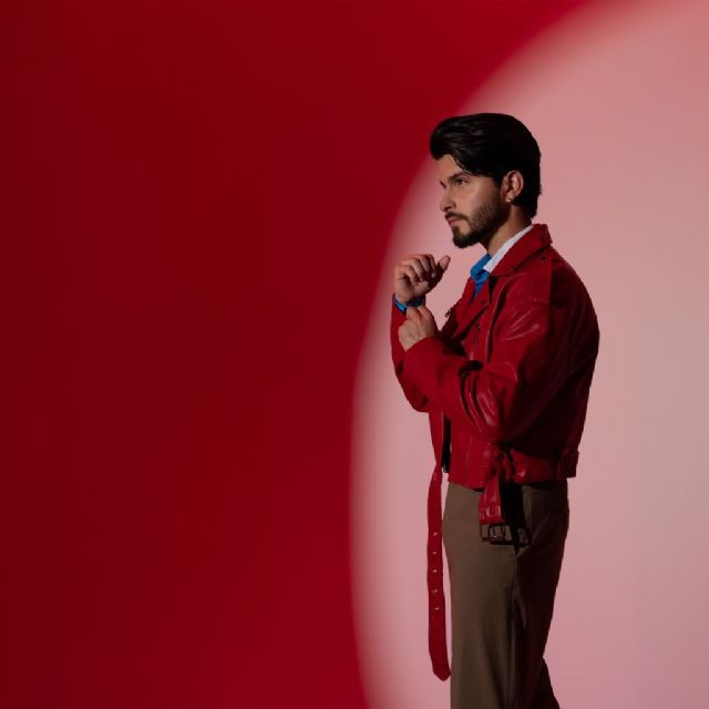 Maik transforma su historia personal en un refugio pop con el lanzamiento de su proyecto conceptual «Soy el hijo gay» - 3, Foto 3