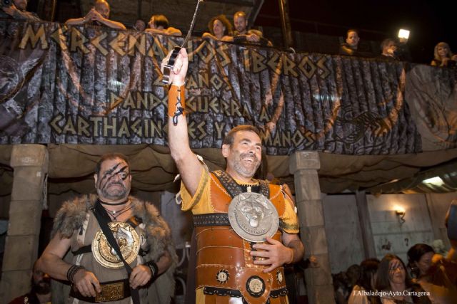 Alcalde y concejales inauguran el campamento festero y asisten a las celebraciones de Carthagineses y Romanos - 2, Foto 2