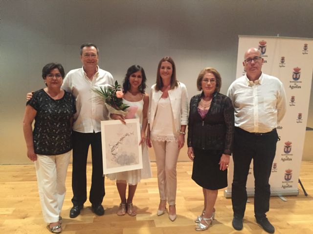 La Asociación Española Contra el Cáncer de Águilas recibe la taquilla, de 2.700 euros, del concierto de piano solidario de la joven Olga Albasini - 3, Foto 3