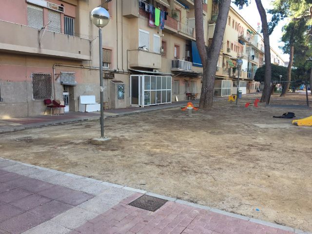 Ahora Murcia denuncia la extrema dejadez que sufren los jardines de los bloques de Santa María de Gracia - 2, Foto 2