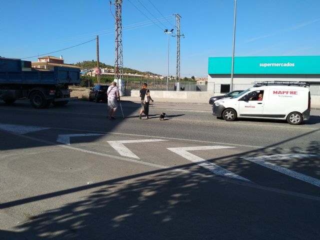 El PSOE exige pasos para peatones que se juegan la vida al cruzar la antigua carretera de Alicante que es travesía en El Esparragal - 2, Foto 2