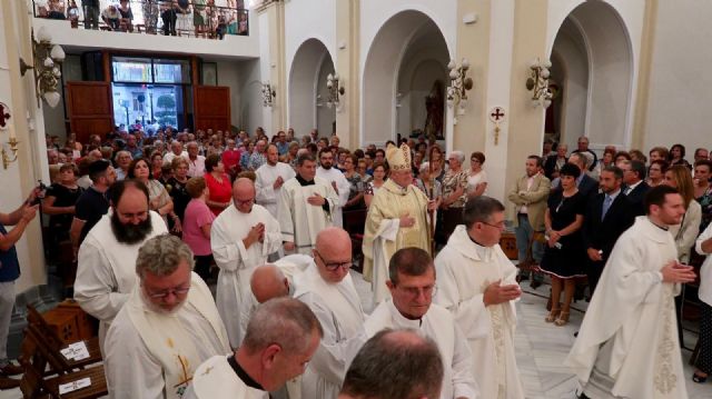 El Obispo consagra el templo del Santísimo Cristo del Valle de Torreagüera - 1, Foto 1