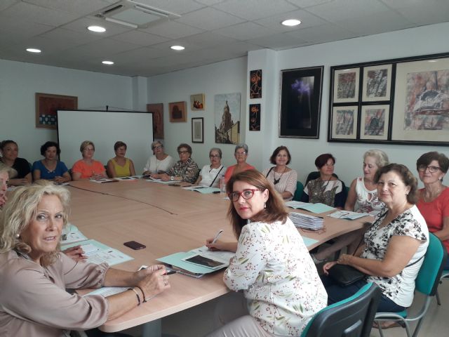 La Concejala de Igualdad del Ayuntamiento de Molina de Segura se reúne con las responsables de 26 asociaciones de mujeres del municipio - 2, Foto 2