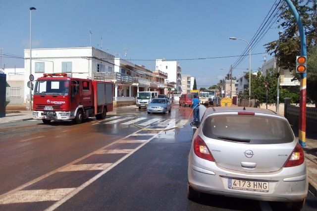 El Ayuntamiento retira 180 toneladas de enseres de las zonas afectadas por la gota fría - 1, Foto 1