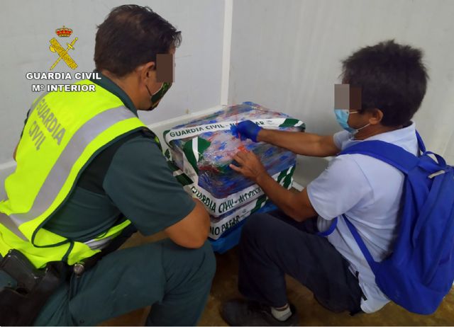La Guardia Civil sorprende a un vecino de Cartagena con más de 50 kilos de doradas capturadas ilícitamente - 1, Foto 1