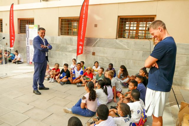 Cuatro rutas con juegos permitirán a escolares llevar a cabo el reto diario de andar 10.000 pasos a través de itinerarios urbanos y en el medio natural - 2, Foto 2