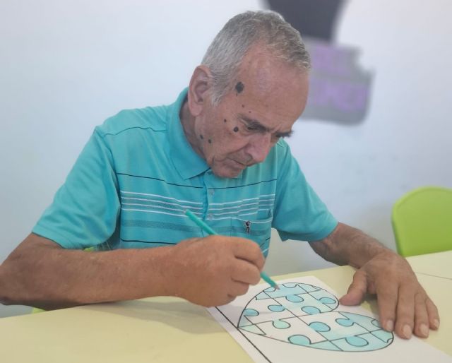 Charo y Carlos, unidos frente al Alzheimer: el gran valor de la amistad para afrontar la enfermedad - 1, Foto 1