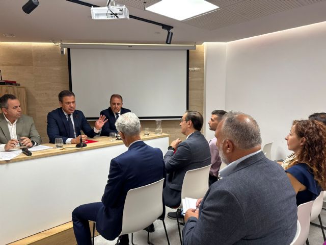 La Estrategia de Seguridad del Gobierno regional prevé la incorporación de 700 policías locales en los ayuntamientos en cinco años - 1, Foto 1