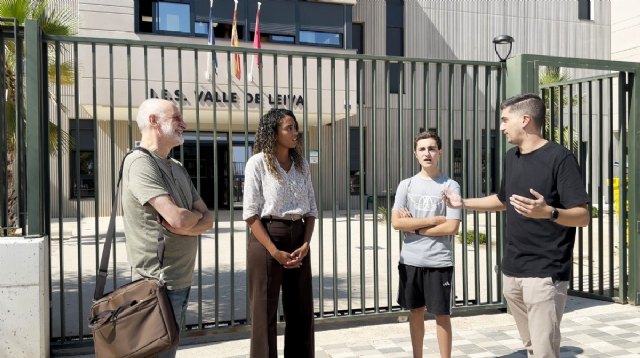El Ayuntamiento y la comunidad educativa insisten en la necesidad de climatizar el IES Valle de Leiva ante las altas temperaturas, Foto 1