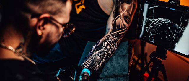 Harson Rodríguez revoluciona la industria del tatuaje con un método que permite piezas a gran escala en un sólo día - 1, Foto 1